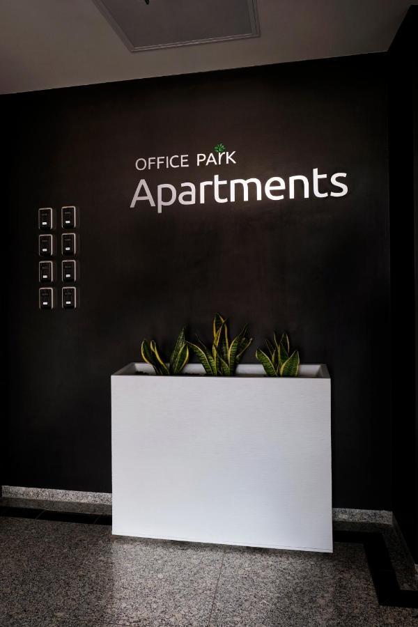 Office Park Aparthotel Торунь Экстерьер фото